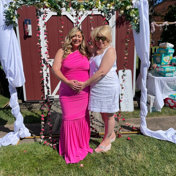 Gorgeous Norma Kamali fishtail gown - Picture 4 of 4